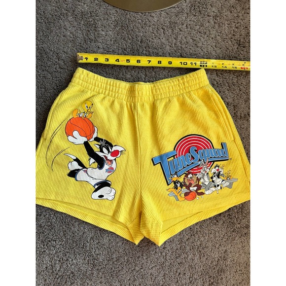 Loony Tunes ribbed yellow corduroy shorts, size small - Picture 15 of 15